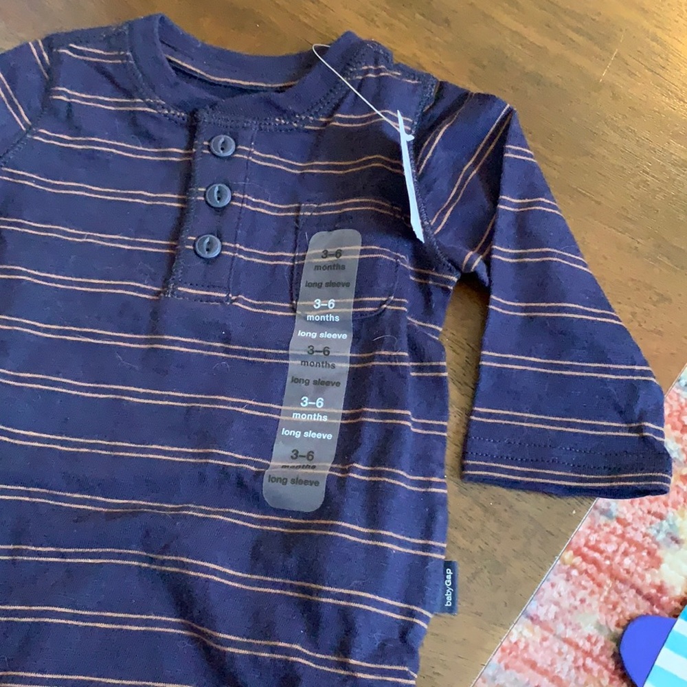 NWT Baby Gap Henley bodysuit
